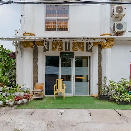 Reddoorz Syariah Near Universitas Borobudur 자카르타 외부 사진