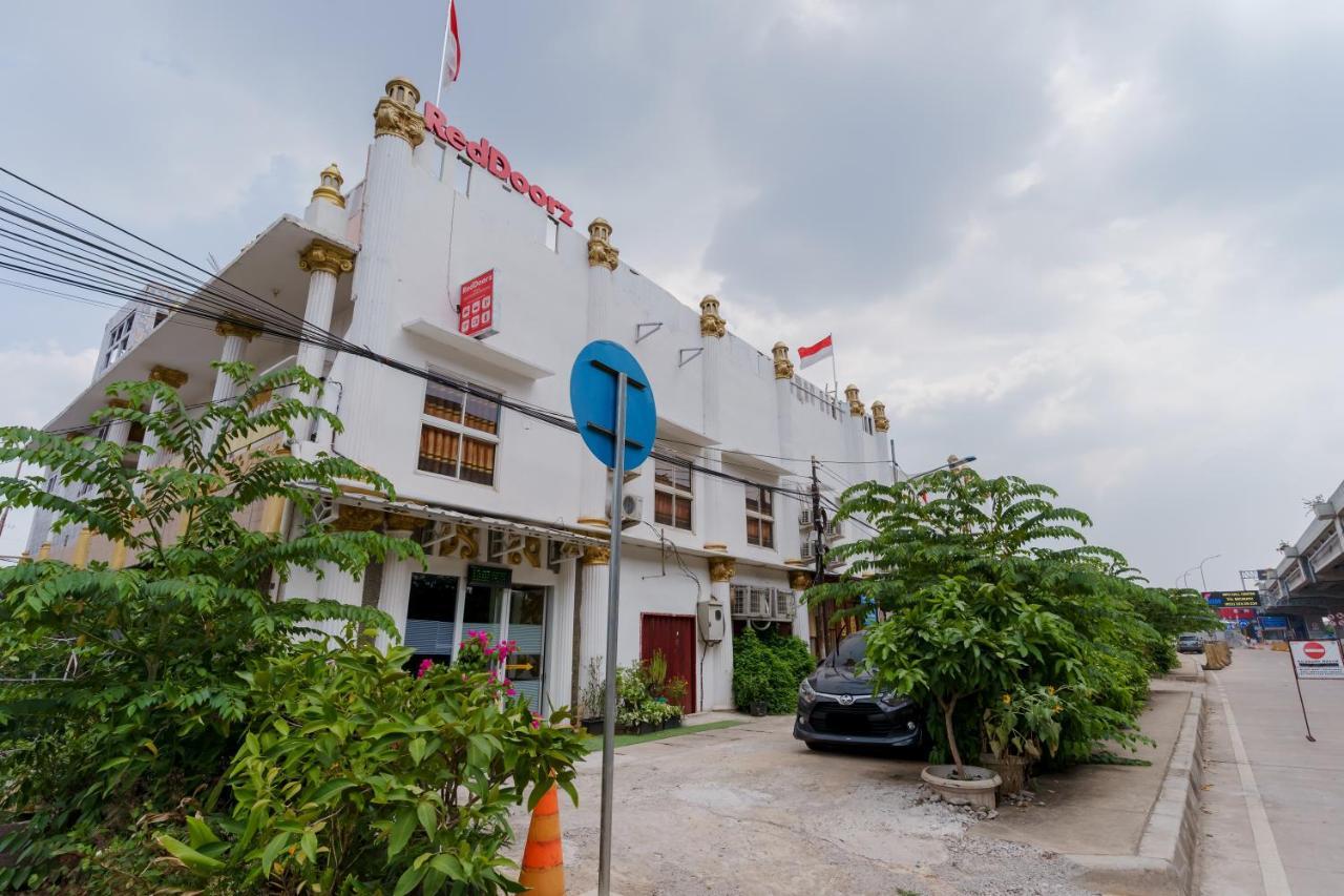 Reddoorz Syariah Near Universitas Borobudur 자카르타 외부 사진