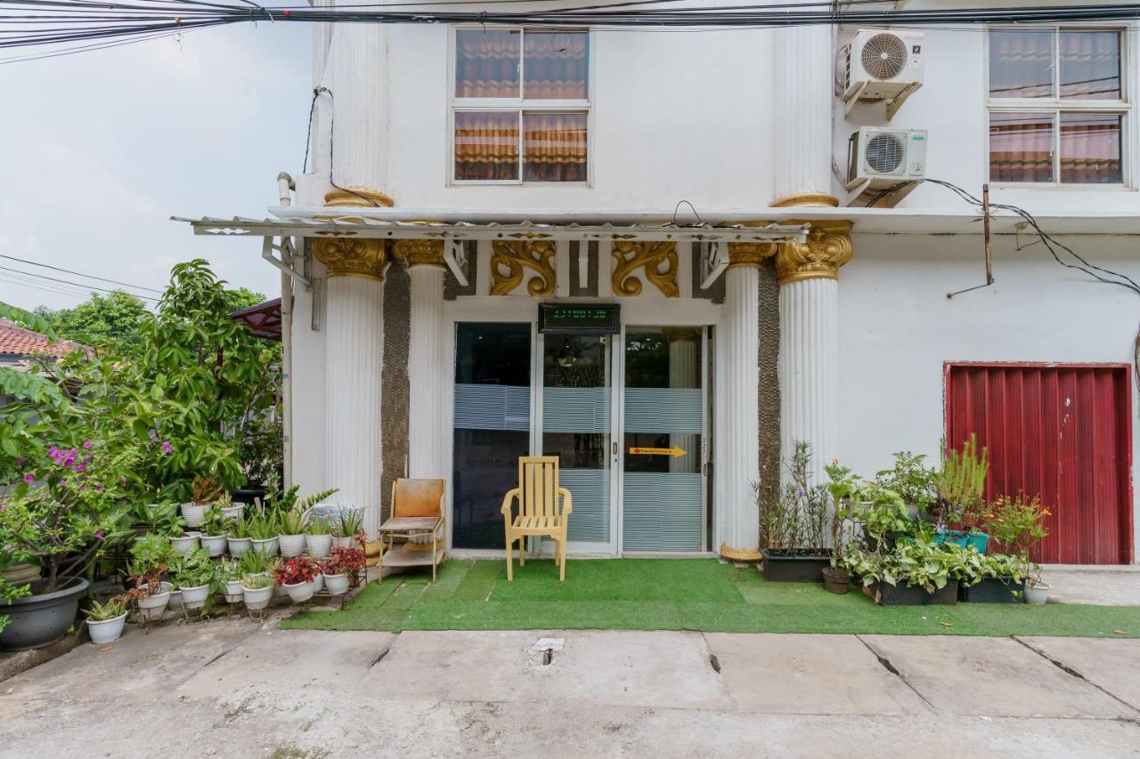 Reddoorz Syariah Near Universitas Borobudur 자카르타 외부 사진