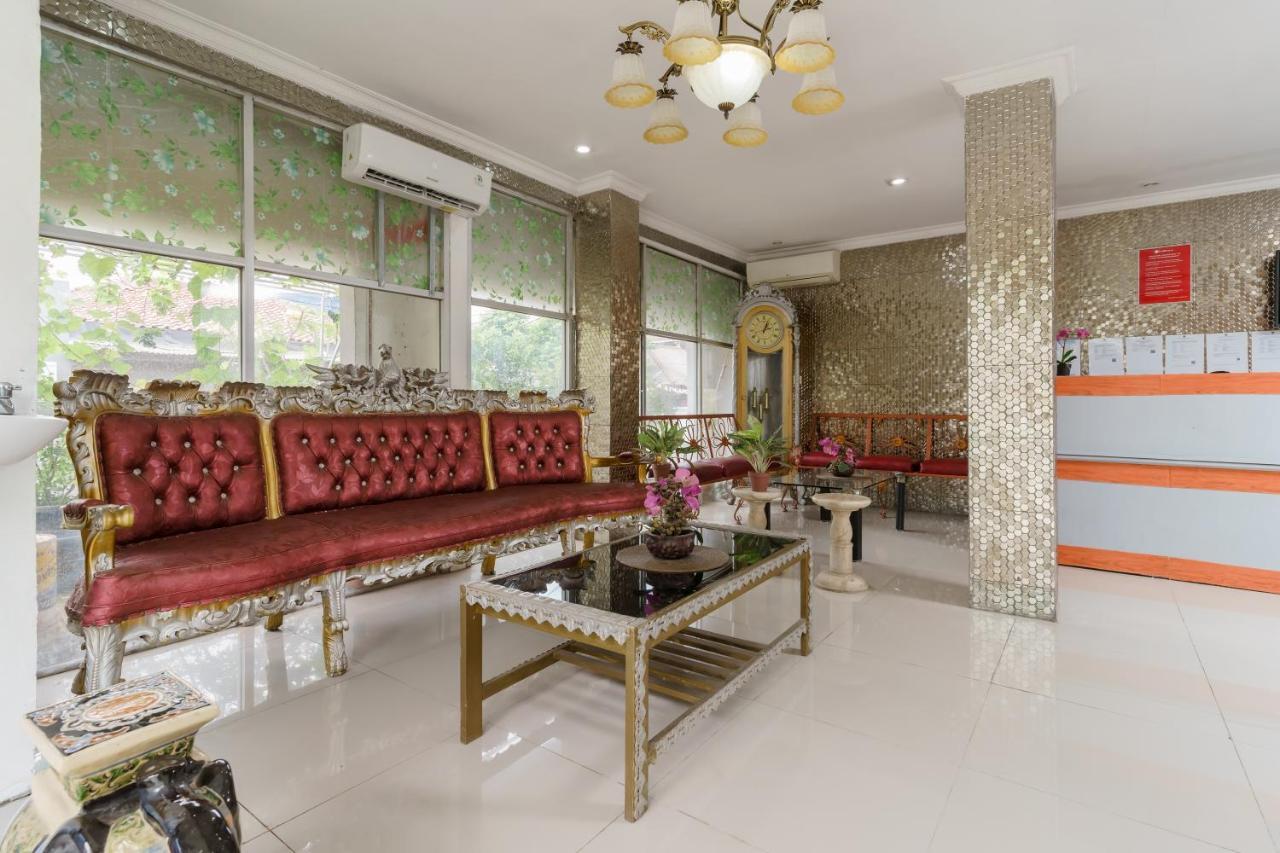 Reddoorz Syariah Near Universitas Borobudur 자카르타 외부 사진