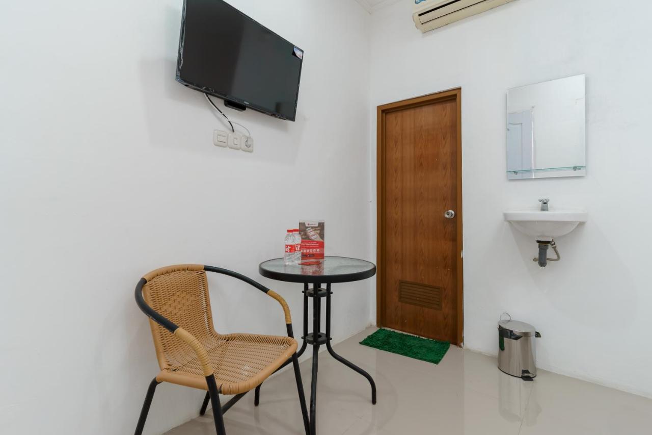 Reddoorz Syariah Near Universitas Borobudur 자카르타 외부 사진