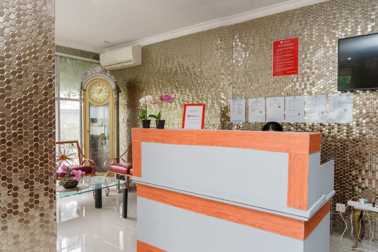 Reddoorz Syariah Near Universitas Borobudur 자카르타 외부 사진